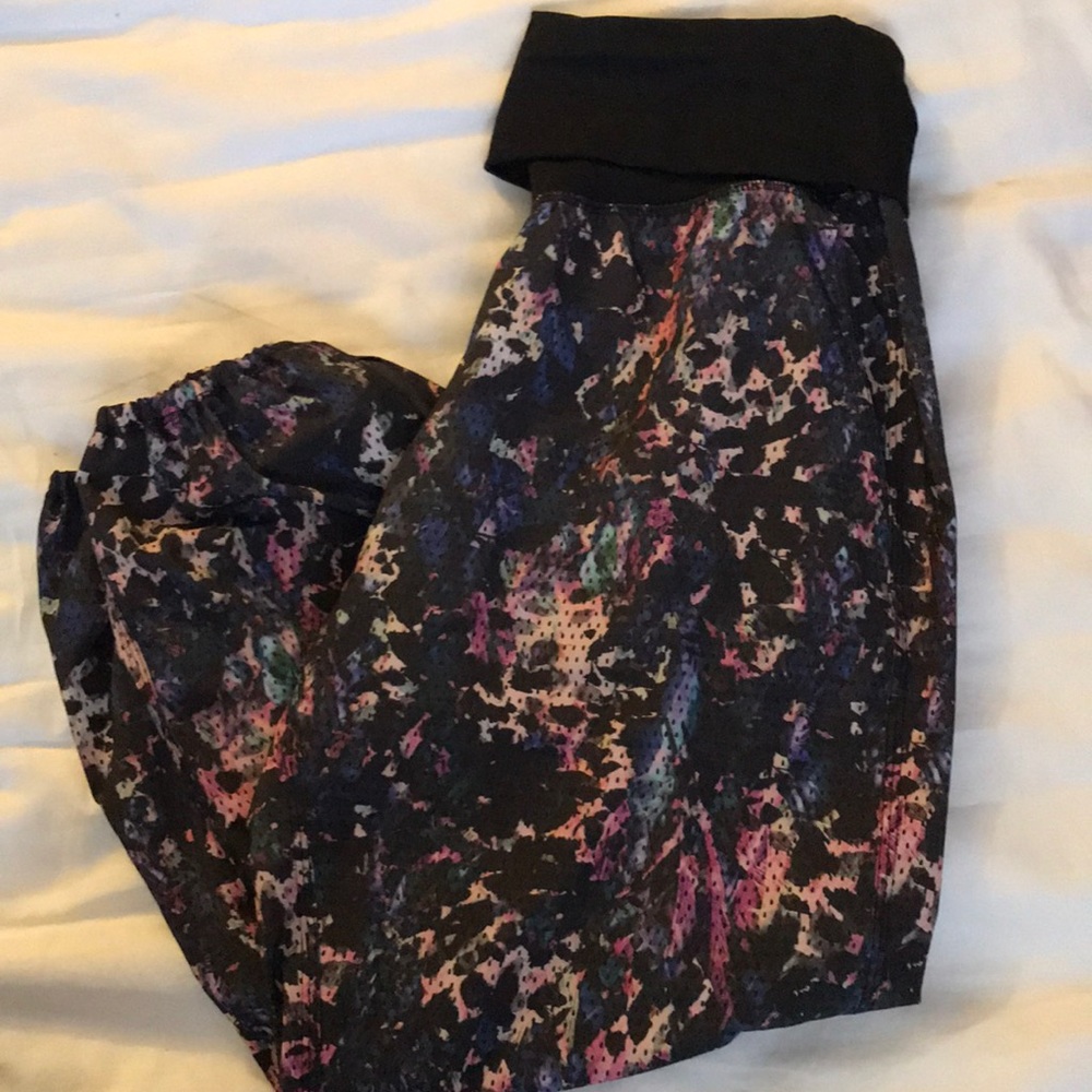 Lululemon - Picture 3 of 4